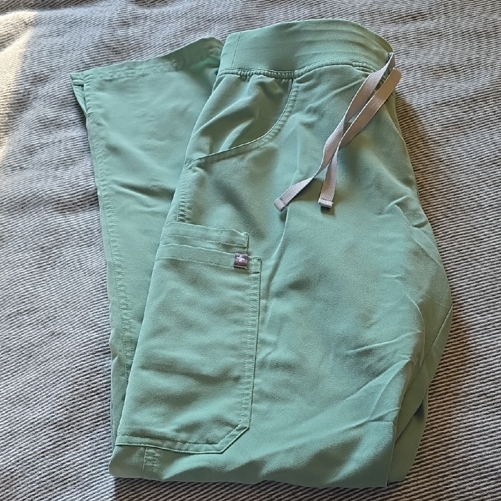 Figs Women's Mint Green Kade Cargo Scrub Pants
